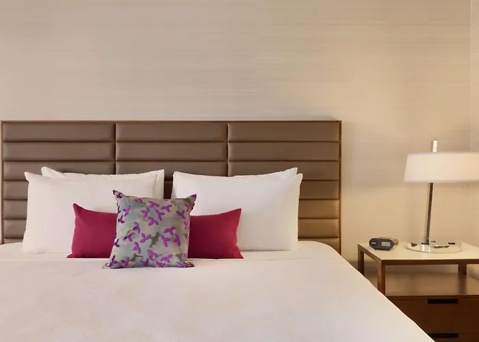 Coast Edmonton Plaza Hotel By Apa